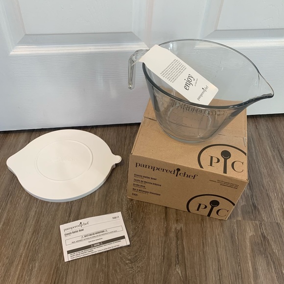 The Pampered Chef Kitchen Nwt Pampered Chef Classic Batter Bowl